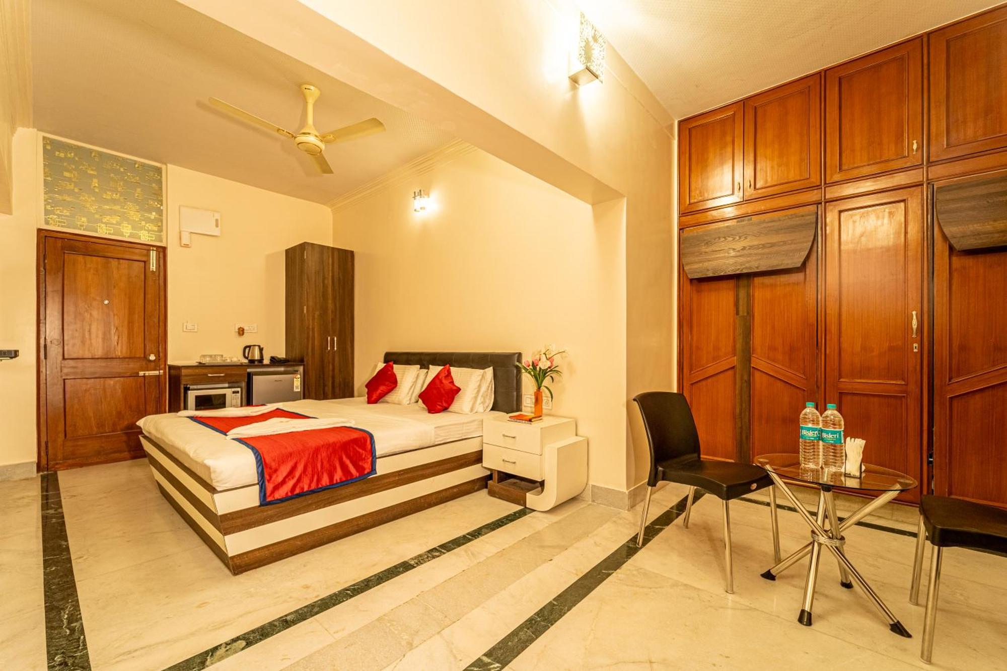 Seasons Suites - Hbr Bangalore Værelse billede