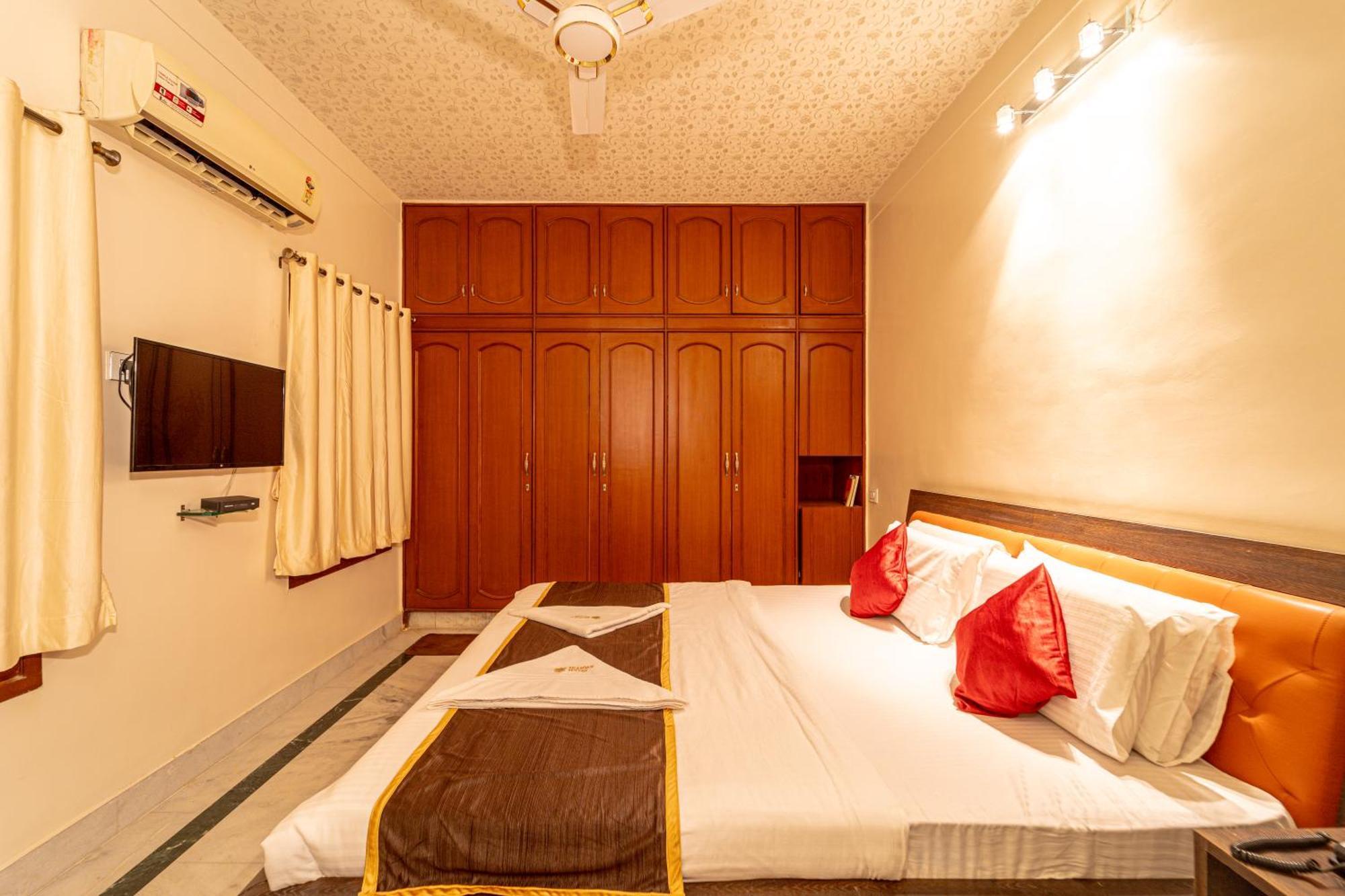 Seasons Suites - Hbr Bangalore Værelse billede