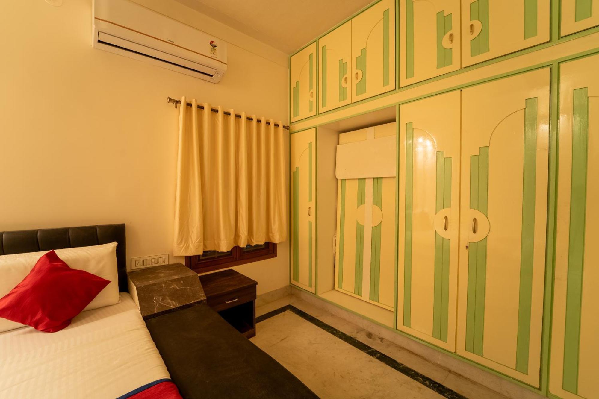 Seasons Suites - Hbr Bangalore Værelse billede