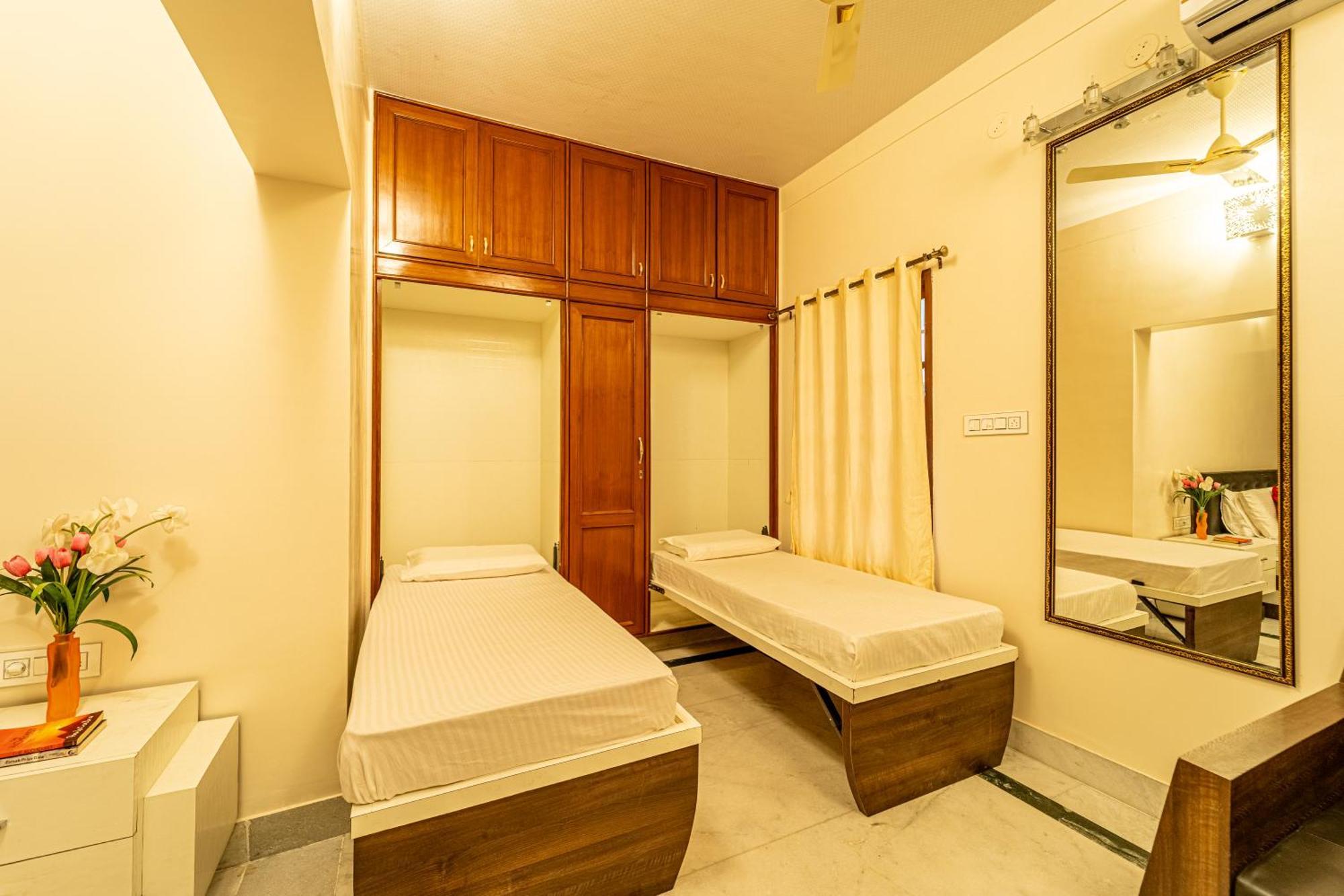 Seasons Suites - Hbr Bangalore Værelse billede