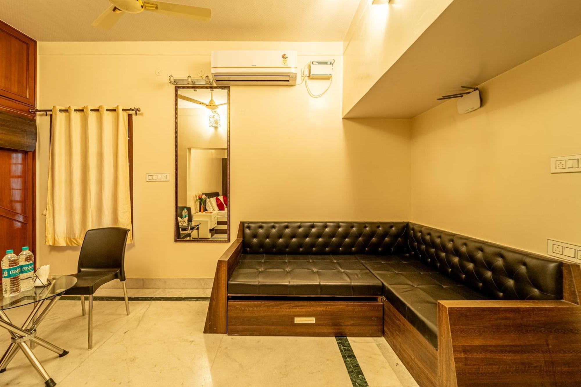 Seasons Suites - Hbr Bangalore Værelse billede