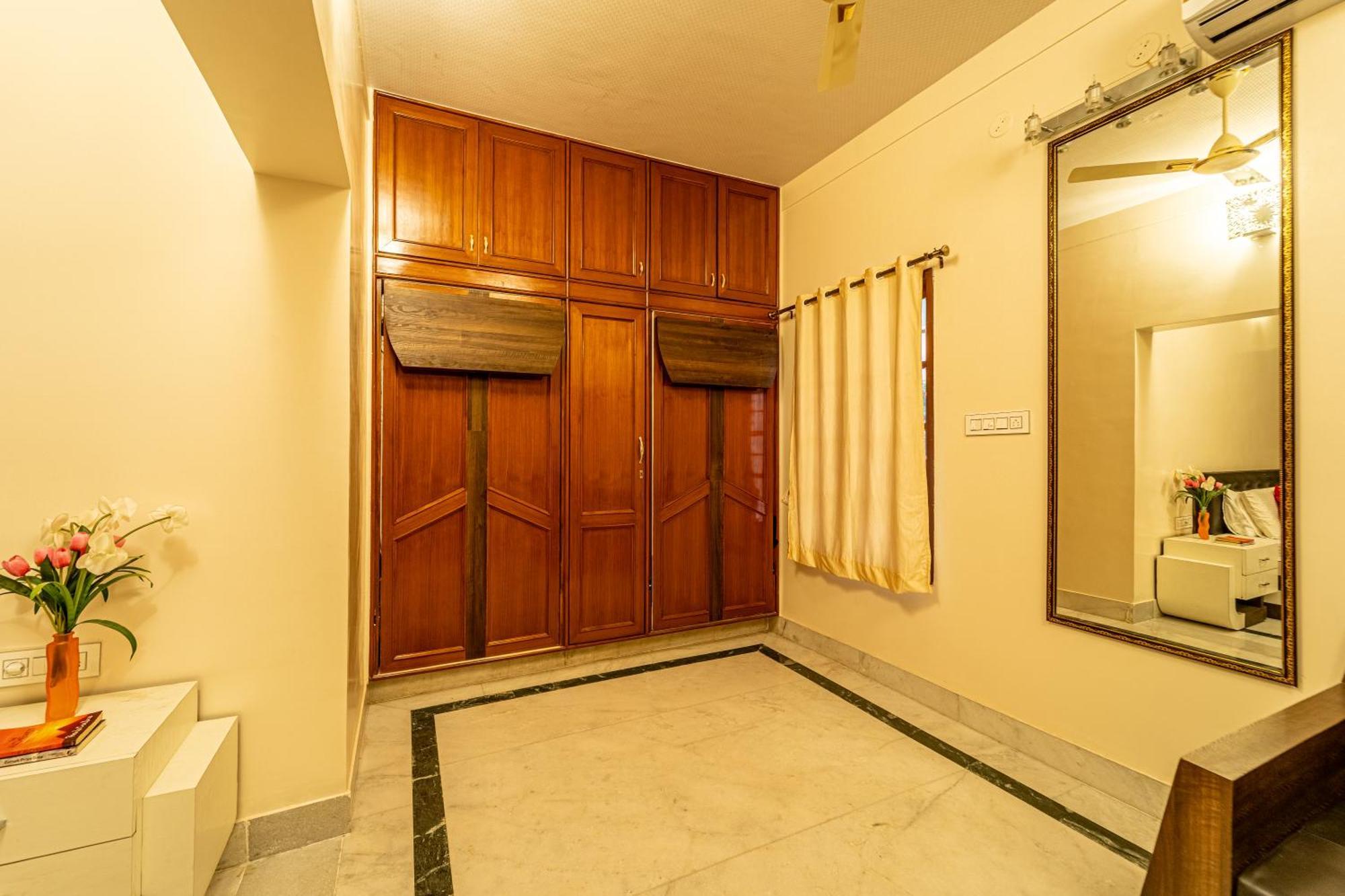 Seasons Suites - Hbr Bangalore Værelse billede