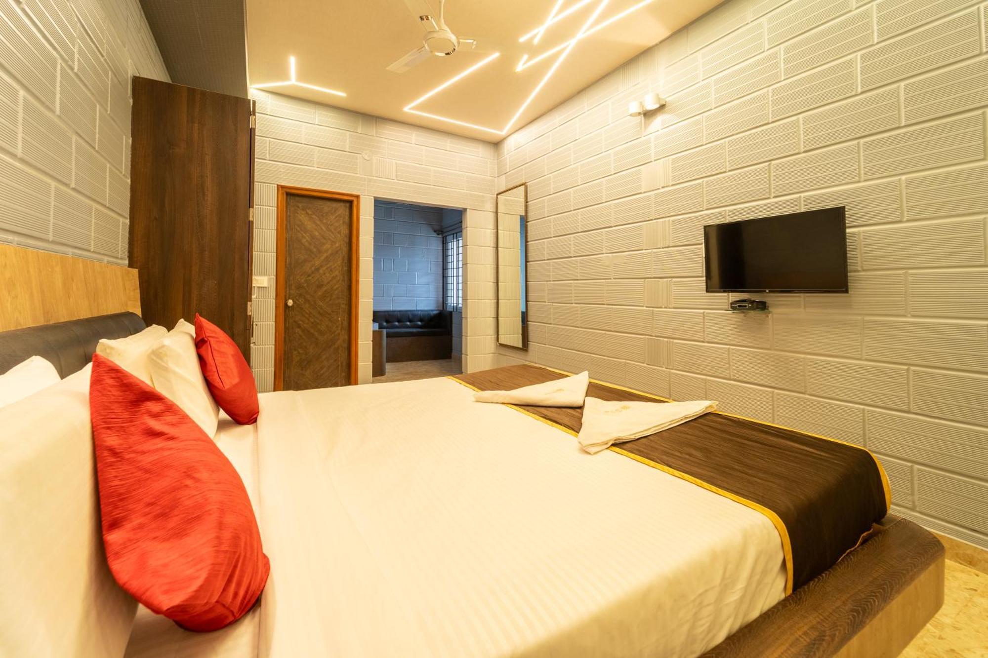 Seasons Suites - Hbr Bangalore Værelse billede