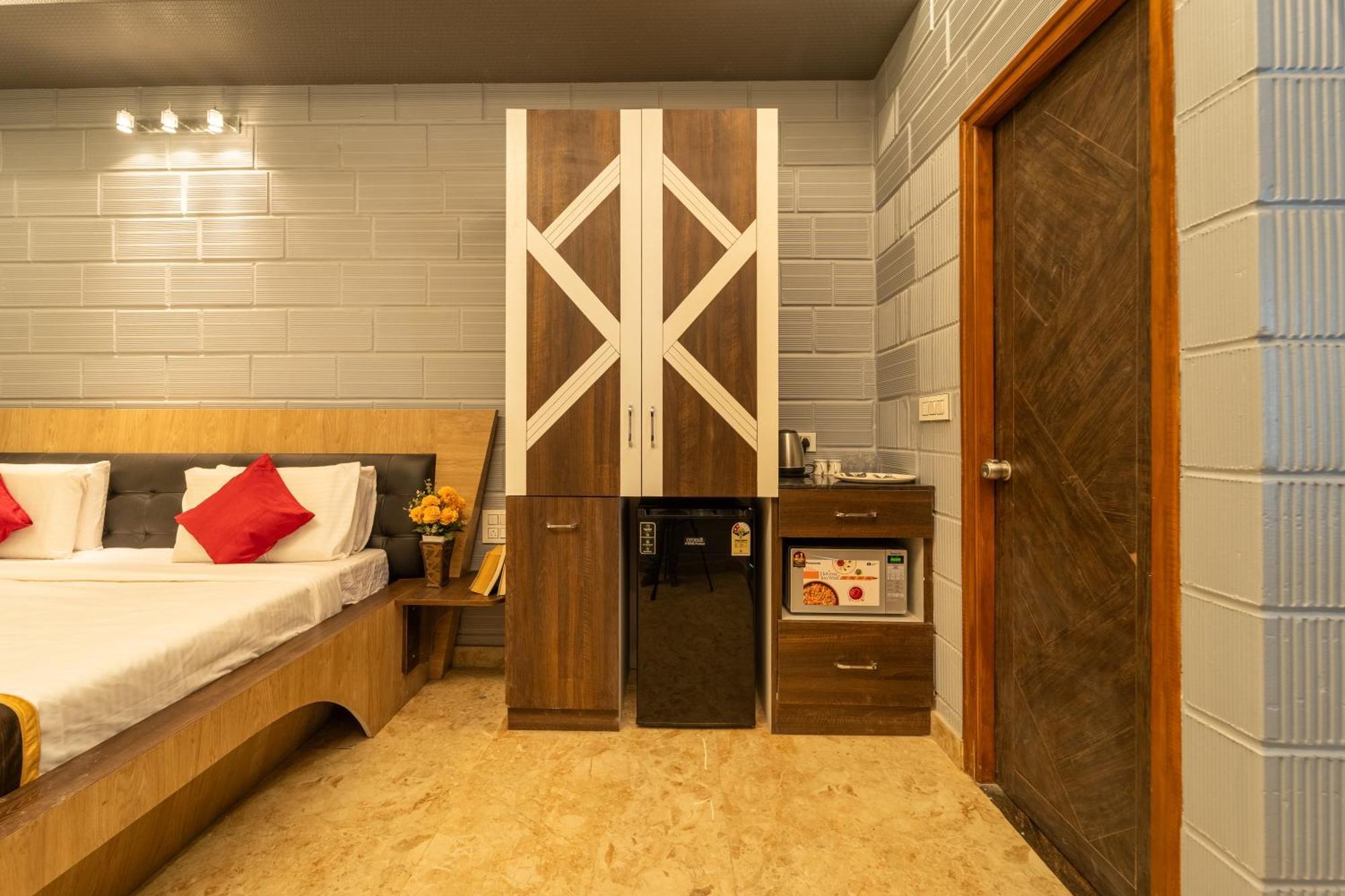 Seasons Suites - Hbr Bangalore Værelse billede